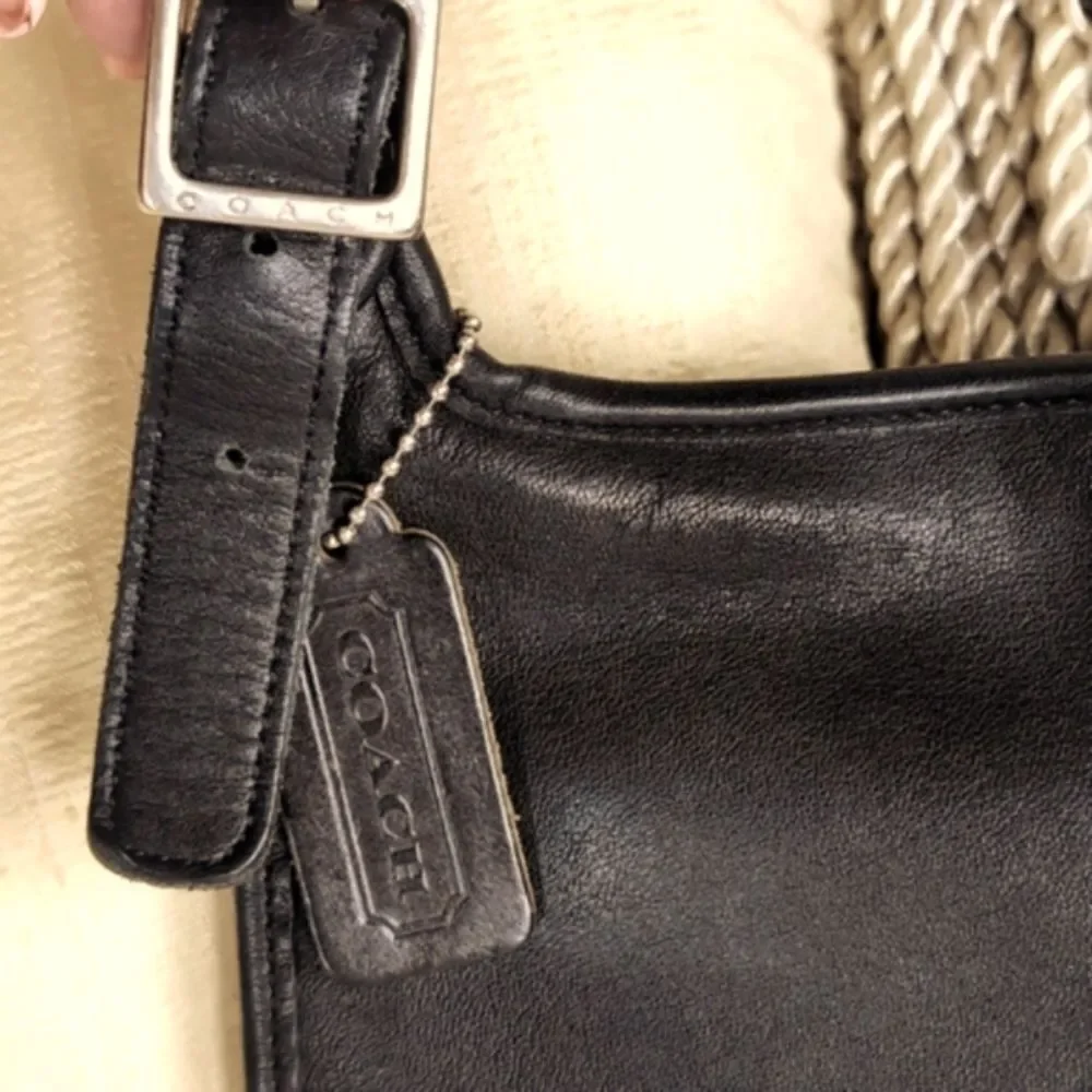 Vintage Coach Black 🖤 Leather Slim Hippie Flap Crossbody Saddle Messenge